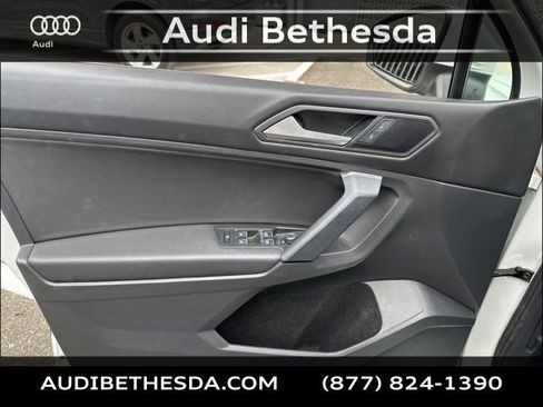 Used 2019 Volkswagen Tiguan SE AWD/4WD image 14
