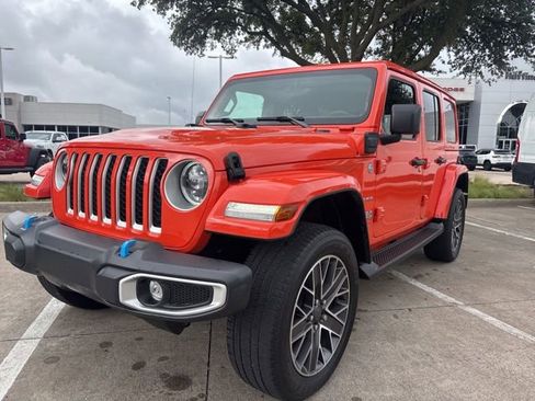 Used 2023 Jeep Wrangler Unlimited Sahara w/ Cold Weather Group AWD/4WD image 3