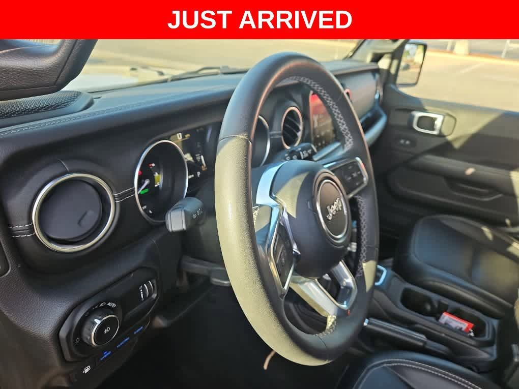 Used 2023 Jeep Wrangler Unlimited Sahara AWD/4WD image 9