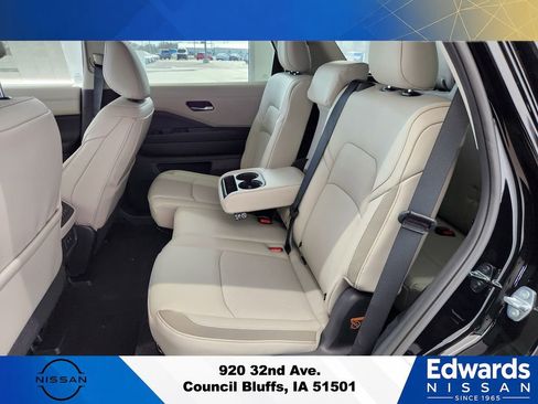 New 2026 Nissan Pathfinder SL AWD/4WD image 18