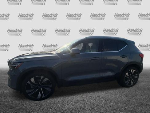 Used 2023 Volvo XC40 B5 Plus w/ Protection Package Premier AWD/4WD image 8