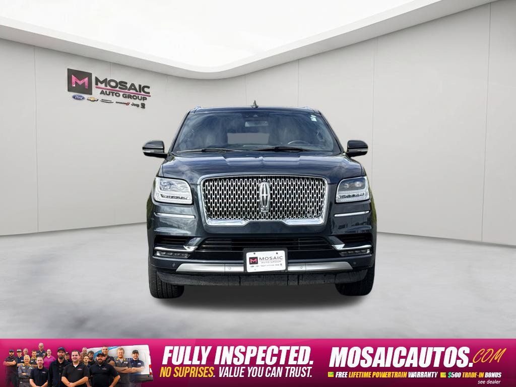 Used 2021 Lincoln Navigator L Reserve w/ Luxury Package AWD/4WD image 2