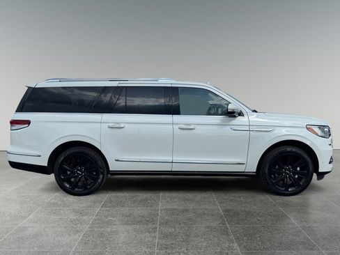 Used 2024 Lincoln Navigator L Reserve AWD/4WD image 7