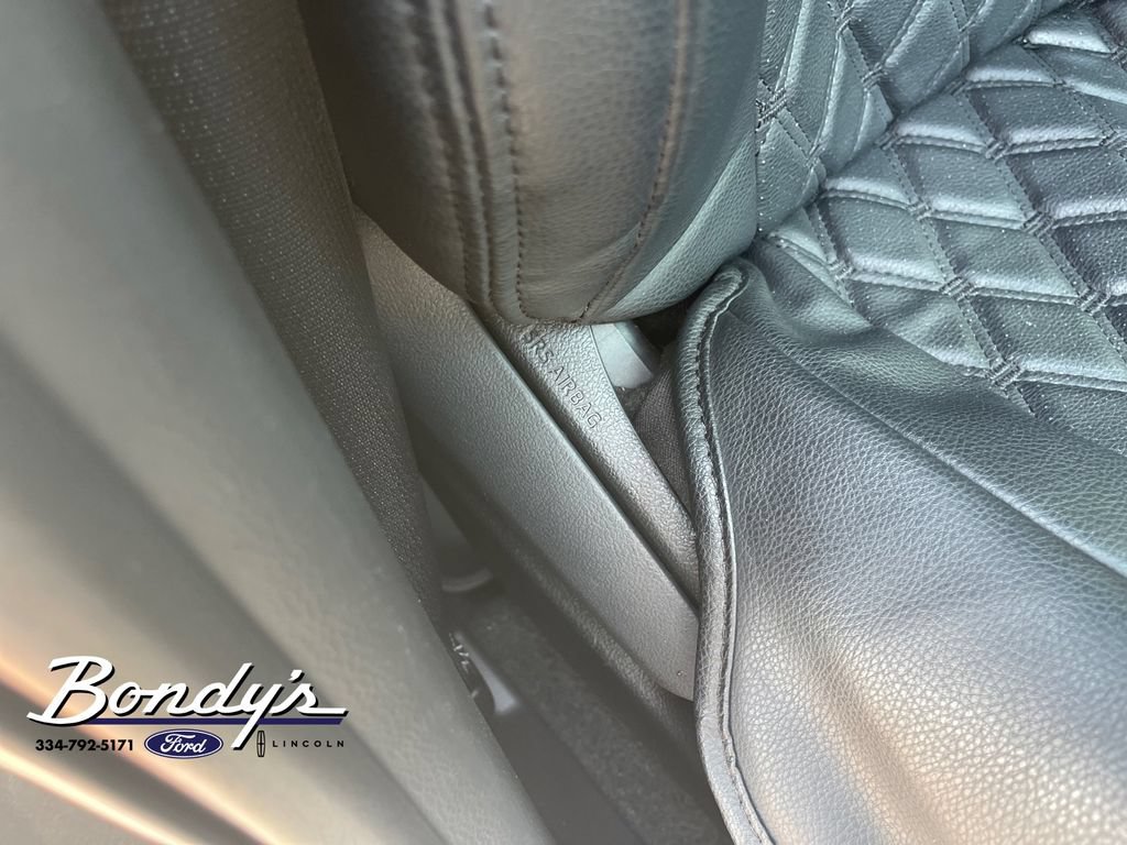 Used 2024 Toyota RAV4 SE w/ Convenience Package AWD/4WD image 17