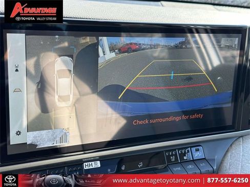 Used 2025 Toyota Camry XLE image 27