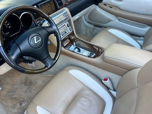 Used 2008 Lexus SC 430 Convertible RWD image 11