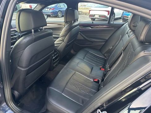 Used 2019 BMW M550i xDrive image 23
