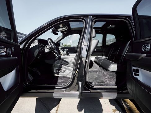 Used 2019 Rolls-Royce Cullinan image 30