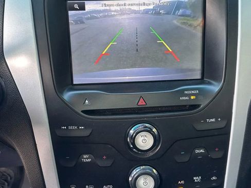 Used 2014 Ford Explorer XLT w/ Equipment Group 202A image 12