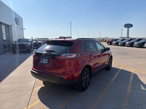 Used 2023 Ford Edge SEL w/ Sport Appearance Package AWD/4WD image 7