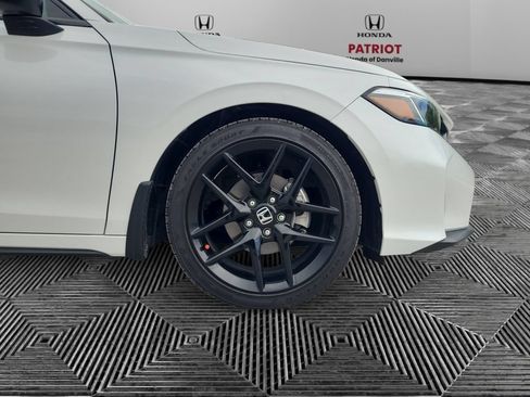 Used 2025 Honda Civic Sport image 16