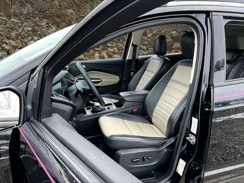 Used 2019 Ford Escape SEL image 23