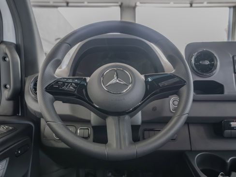 New 2025 Mercedes-Benz Sprinter 2500 image 9