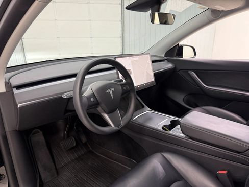 Used 2022 Tesla Model Y Long Range AWD/4WD image 12