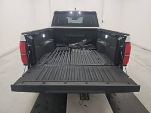 Certified 2026 Toyota Tacoma SR5 AWD/4WD image 14