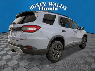 New 2025 Honda Pilot TrailSport video 3