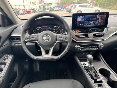 New 2026 Nissan Altima 2.5 SV w/ SV Special Edition Package AWD/4WD image 14