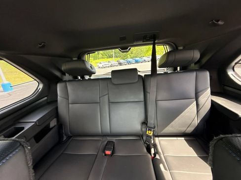 Used 2024 Toyota Sequoia Platinum AWD/4WD image 44