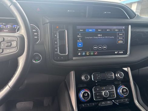 Used 2021 GMC Yukon Denali w/ Denali Premium Package AWD/4WD image 22