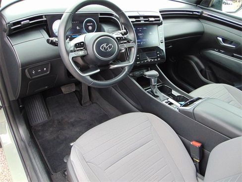 Used 2022 Hyundai Santa Cruz SEL Premium image 11