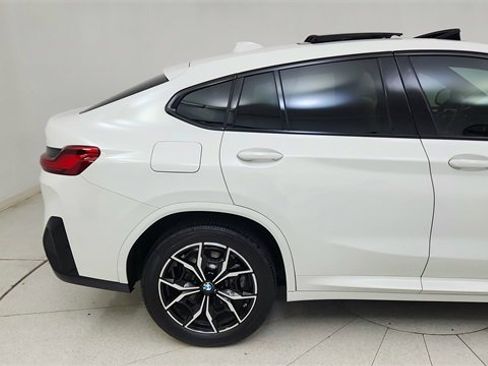 Used 2025 BMW X4 xDrive30i image 7