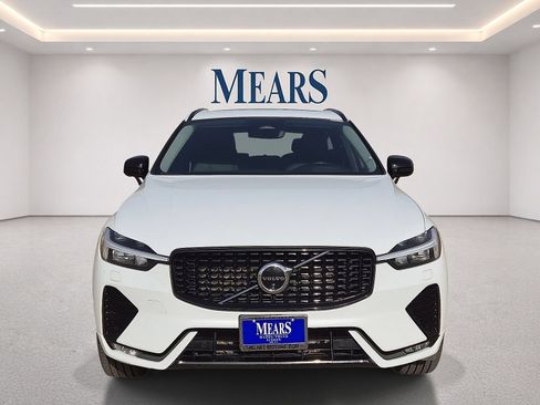 Used 2024 Volvo XC60 B5 Plus w/ Protection Package Premier AWD/4WD image 9