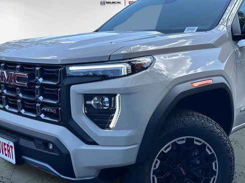 New 2026 GMC Canyon AT4 AWD/4WD image 3