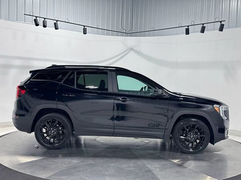 Used 2023 GMC Terrain SLE w/ Elevation Edition AWD/4WD image 10