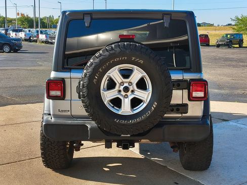 Used 2019 Jeep Wrangler Unlimited Sport w/ Cold Weather Group AWD/4WD image 20
