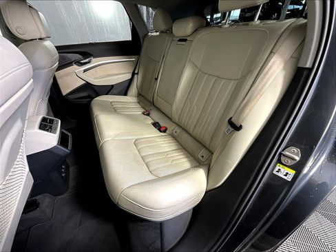 Used 2019 Audi e-tron Prestige AWD/4WD image 19