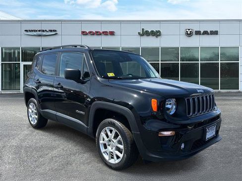 Certified 2023 Jeep Renegade Latitude w/ Sun/Sound Group AWD/4WD image 1