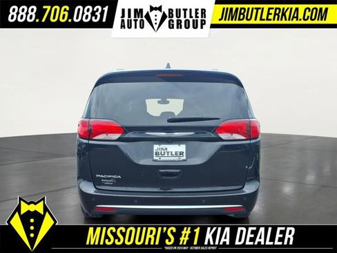 Used 2020 Chrysler Pacifica Touring-L Plus FWD image 25