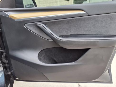 Used 2023 Tesla Model Y Long Range AWD/4WD image 11