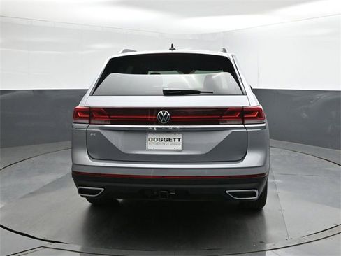 New 2026 Volkswagen Atlas SE image 8