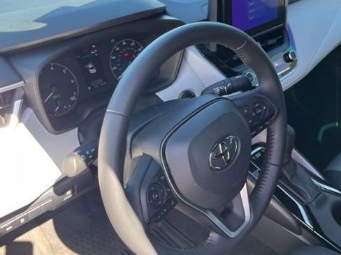 Used 2025 Toyota Corolla SE AWD/4WD image 13