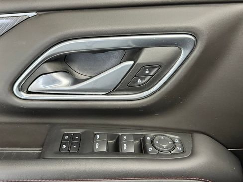 Used 2022 Chevrolet Suburban RST w/ Sport Performance Package AWD/4WD image 13