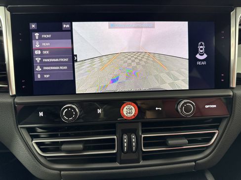 Certified 2025 Porsche Macan image 25