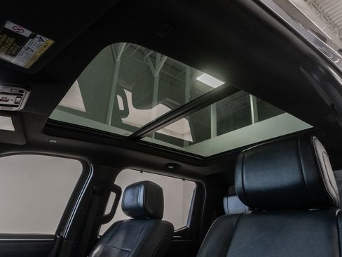 Used 2024 Toyota Tundra Platinum AWD/4WD image 9