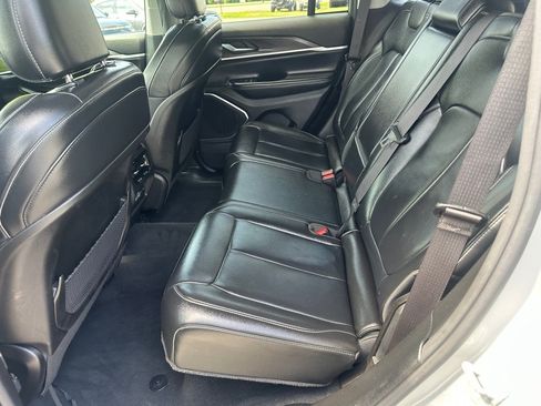 Used 2022 Jeep Grand Cherokee Limited AWD/4WD image 20