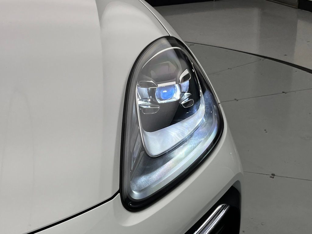 Certified 2023 Porsche Cayenne AWD/4WD image 47