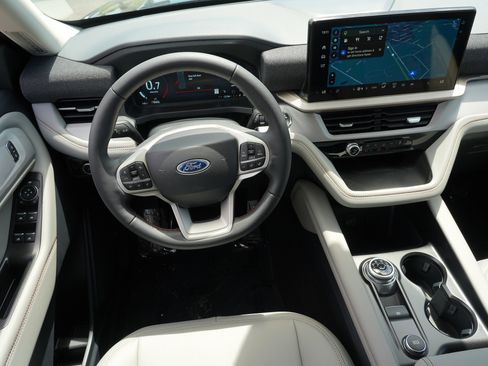 New 2026 Ford Explorer Active w/ Active Comfort Package AWD/4WD image 18