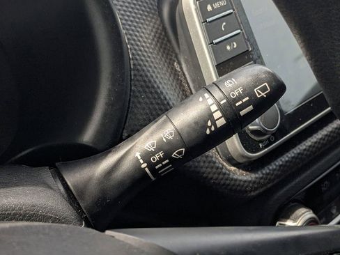 Used 2019 Nissan Kicks SV image 25