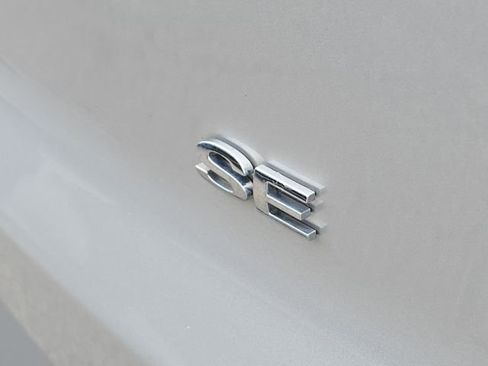 Used 2021 Ford EcoSport SE image 9