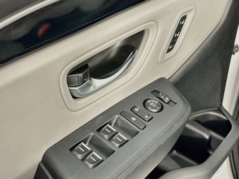 Certified 2023 Honda Pilot Touring image 18