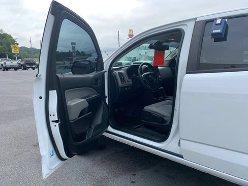 Used 2019 Chevrolet Colorado W/T w/ WT Convenience Package AWD/4WD image 7