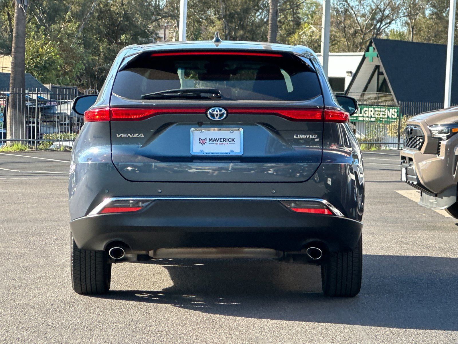 Used 2024 Toyota Venza Limited AWD/4WD image 4