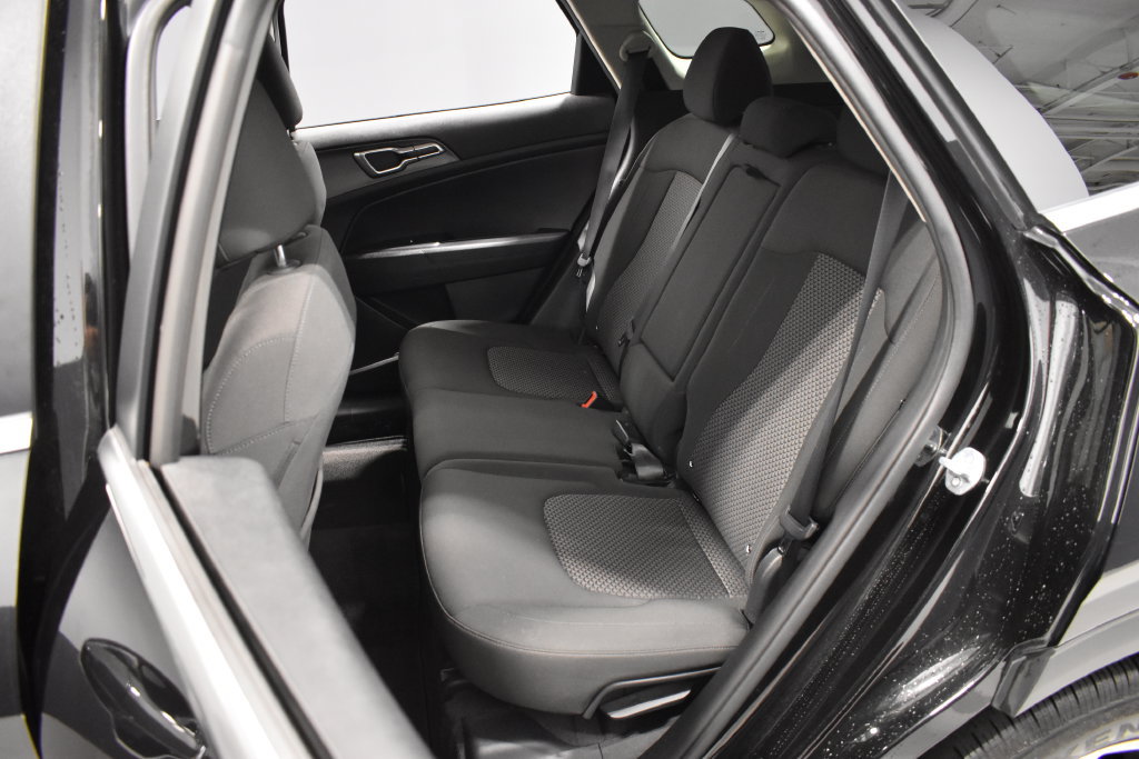 Used 2024 Kia Sportage LX FWD image 28