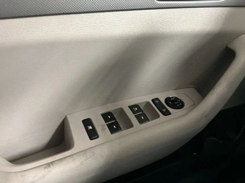 Used 2015 Hyundai Sonata SE FWD image 14
