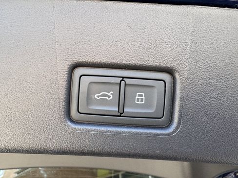 Used 2023 Audi Q4 e-tron Premium Plus w/ Premium Plus image 40