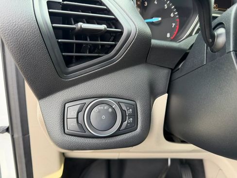 Used 2018 Ford Escape SE FWD image 21